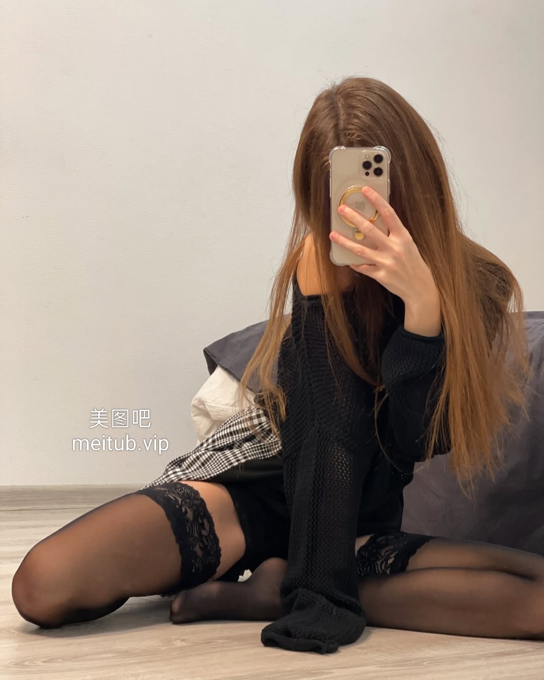 性感蕾丝边长筒丝袜美腿